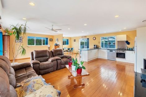 Photo of property in 35 Harrington Road, Henderson, Auckland, 0610