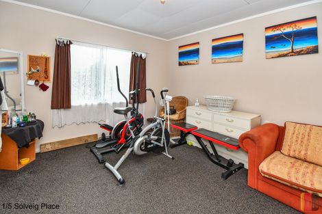 Photo of property in 1/5 Solveig Place, Randwick Park, Auckland, 2105