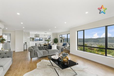 Photo of property in 6 Poto Road, Normandale, Lower Hutt, 5010