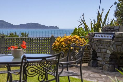 Photo of property in 41 Field Way, Waikanae Beach, Waikanae, 5036