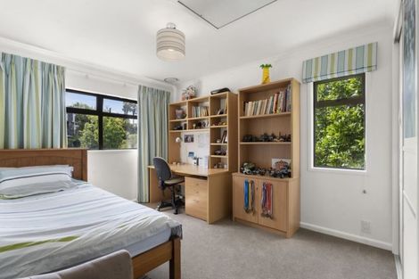 Photo of property in 11 Holyoake Place, Chatswood, Auckland, 0626