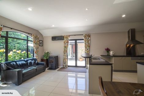 Photo of property in 3 Scarlet Lane, Redwood, Christchurch, 8051