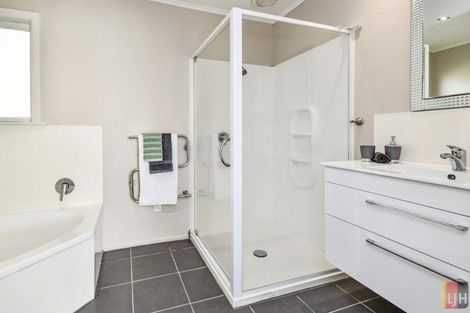 Photo of property in 431a Great South Road, Opaheke, Papakura, 2113