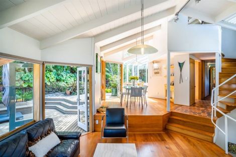 Photo of property in 50 Braemar Road, Castor Bay, Auckland, 0620