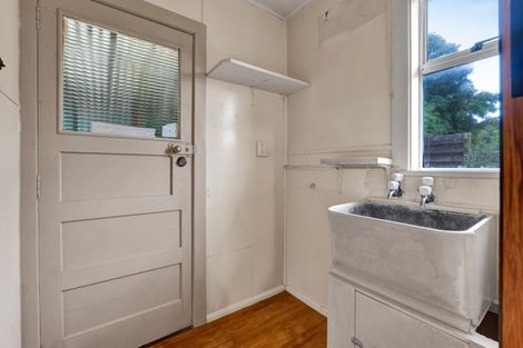 Photo of property in 10 Lorna Street, Lynmouth, New Plymouth, 4310