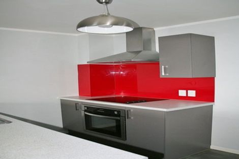 Photo of property in 16a Woodall Place, Totara Vale, Auckland, 0627