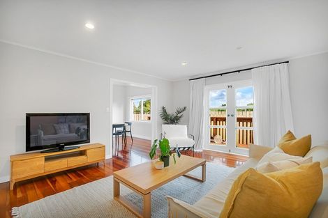 Photo of property in 36a Hereford Street, Te Atatu Peninsula, Auckland, 0610