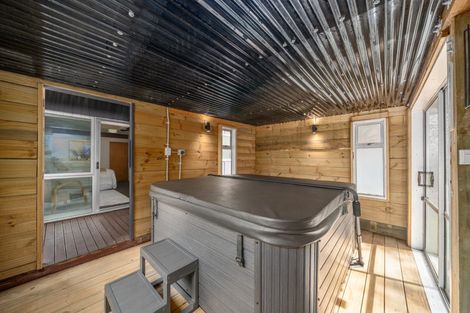 Photo of property in 40 Lincoln Avenue, Tawa, Wellington, 5028