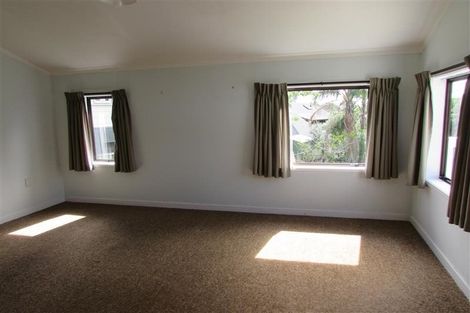 Photo of property in 57 Taunton Terrace, Blockhouse Bay, Auckland, 0600