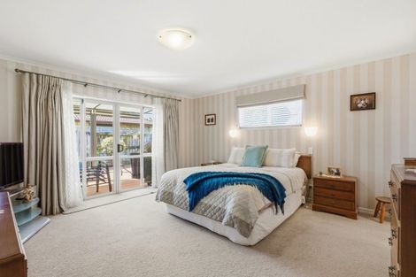 Photo of property in 29 Saint Heliers Place, Papamoa Beach, Papamoa, 3118