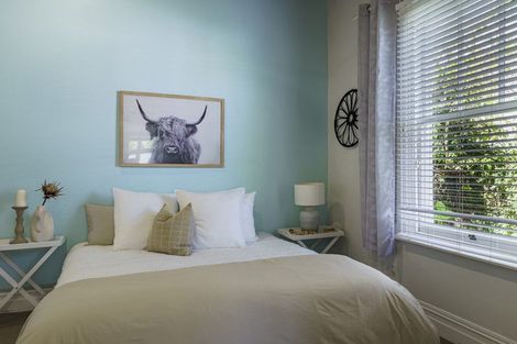 Photo of property in 1 Latham Street, Napier South, Napier, 4110