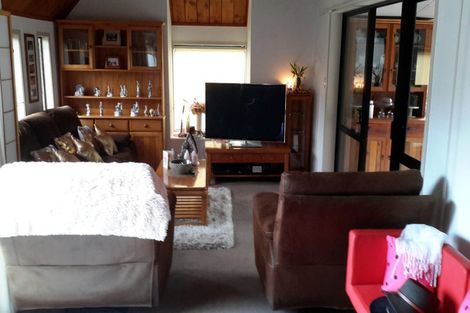 Photo of property in 2/28 Beach Road, Pahurehure, Papakura, 2113