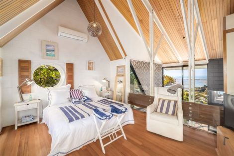 Photo of property in 14 Highbank Lane, Mount Pleasant, Christchurch, 8081