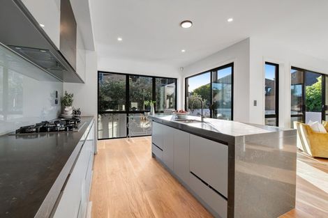 Photo of property in 18b The Esplanade, Eastern Beach, Auckland, 2012