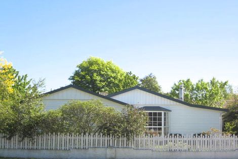 Photo of property in 35 Winters Road, Redwood, Christchurch, 8051