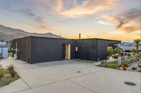 Photo of property in 26 Stackbrae Avenue, Wanaka, 9305