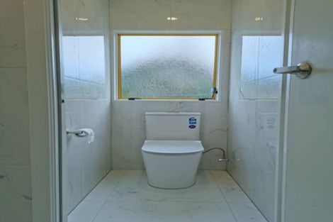 Photo of property in 2/38b Manuka Road, Glenfield, Auckland, 0629