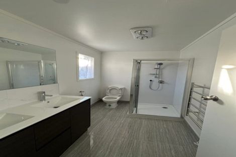 Photo of property in 129 Riverpark Crescent, Henderson, Auckland, 0610