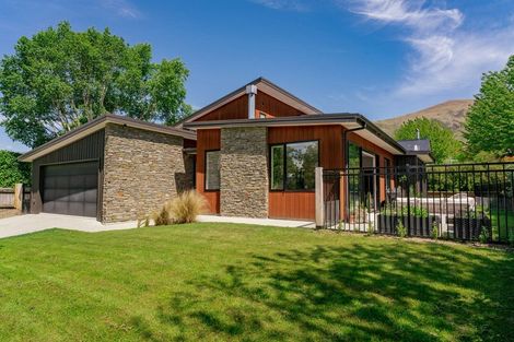 Photo of property in 137 Meadowstone Drive, Wanaka, 9305