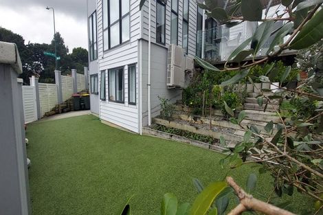 Photo of property in 2 Veneta Close, Flat Bush, Auckland, 2019
