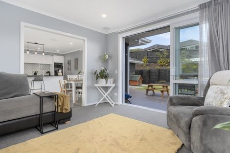 Photo of property in 17 Ballintoy Park Drive, Welcome Bay, Tauranga, 3175