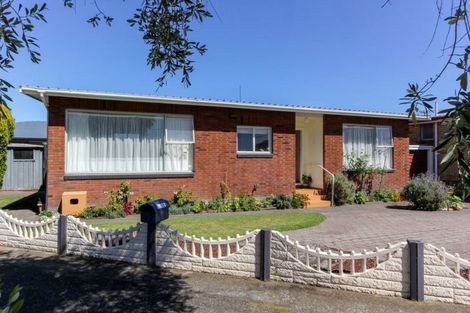 Photo of property in 2 Normanby Street, Fitzroy, New Plymouth, 4312