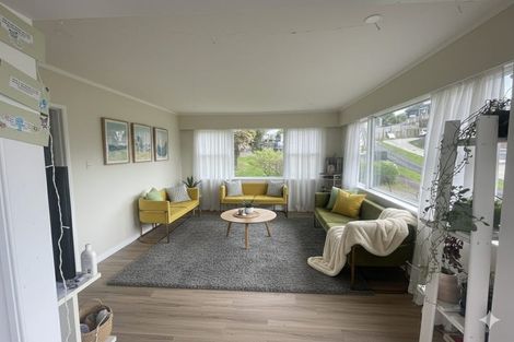 Photo of property in 25 Sovereign Place, Glenfield, Auckland, 0629
