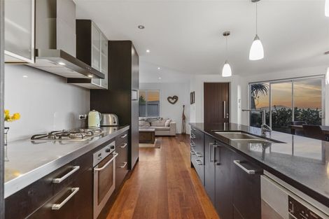 Photo of property in 29a Peter Terrace, Castor Bay, Auckland, 0620