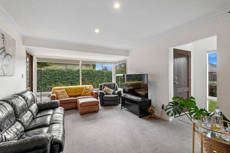 Photo of property in 91 Memorial Avenue, Ilam, Christchurch, 8053