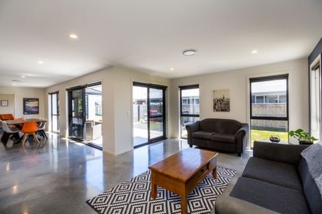 Photo of property in 10 Honeyfield Drive, Whalers Gate, New Plymouth, 4310