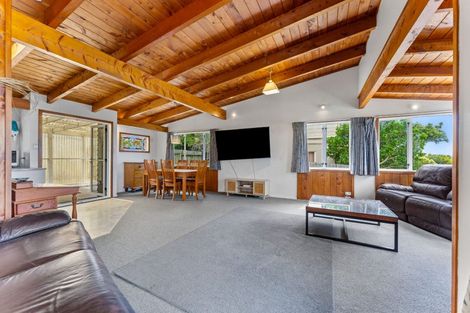 Photo of property in 16 Sea View Road, Leigh, 0985