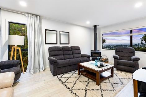 Photo of property in 22 Darcy Place, Massey, Auckland, 0614