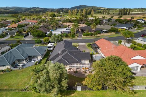 Photo of property in 19 Oriental Parade, Papamoa Beach, Papamoa, 3118