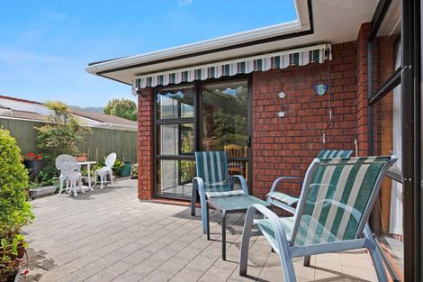 Photo of property in 11 Hurunui Street, Waikanae, 5036
