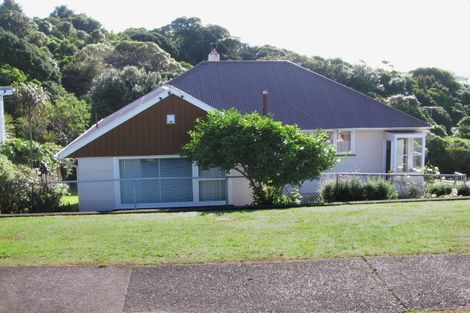 Photo of property in 8 Ngahue Crescent, Elsdon, Porirua, 5022