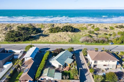 Photo of property in 506 Marine Parade, South New Brighton, Christchurch, 8062