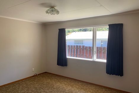 Photo of property in 37 Tacoma Drive, Totara Park, Upper Hutt, 5018