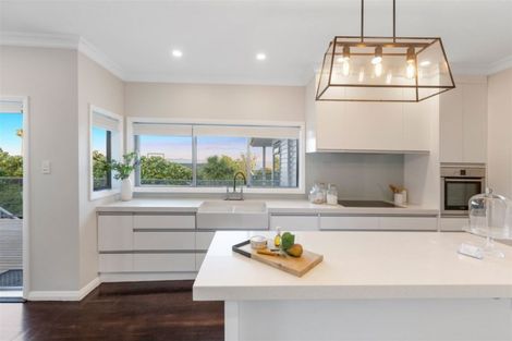 Photo of property in 201 Bleakhouse Road, Mellons Bay, Auckland, 2014