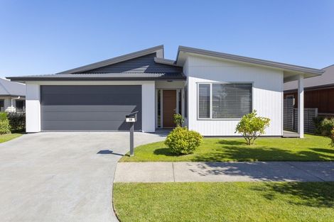 Photo of property in 19 Noumea Drive, Rangatira Park, Taupo, 3330