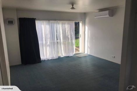 Photo of property in 1/934 East Coast Road, Northcross, Auckland, 0630