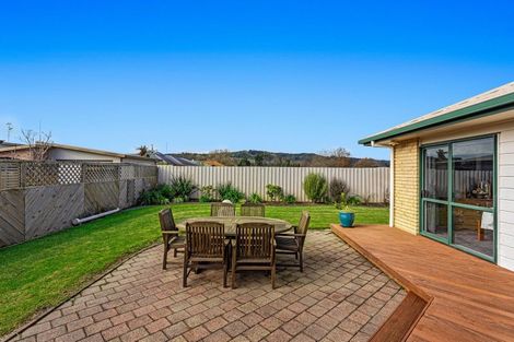 Photo of property in 16 Edgewater Grove, Whakatane, 3120