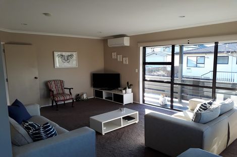 Photo of property in 2 The Glade South, Pukekohe, 2120