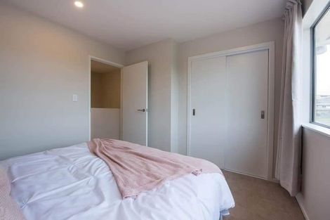 Photo of property in 24/11 Ray Small Drive, Papakura, 2110