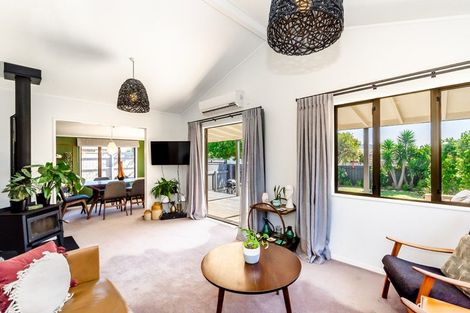 Photo of property in 36 Hollis Road, Paraparaumu Beach, Paraparaumu, 5032