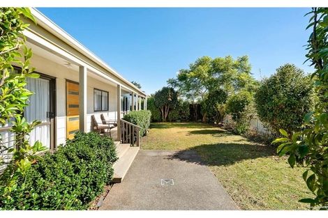 Photo of property in 10 Seaward Place, Wattle Downs, Auckland, 2103