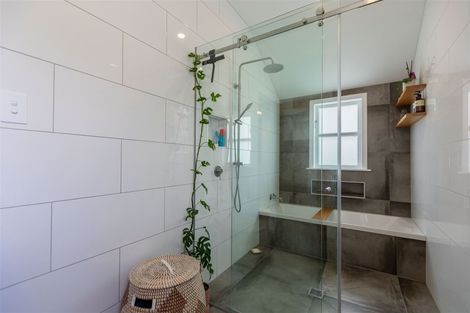 Photo of property in 5 Barker Road, Marewa, Napier, 4110