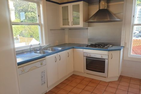 Photo of property in Inverleith Apartments, 5/306 Oriental Parade, Oriental Bay, Wellington, 6011