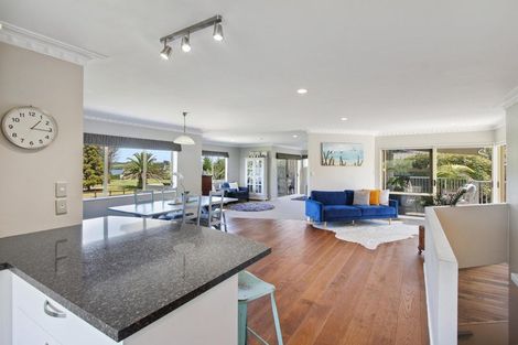 Photo of property in 27 Stella Drive, Clarks Beach, 2122