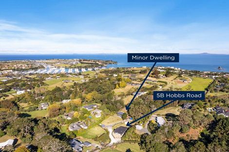 Photo of property in 5b Hobbs Road, Matakatia, Whangaparaoa, 0930