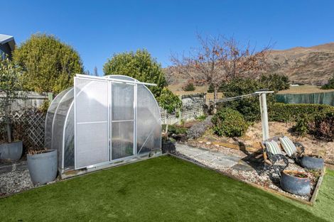 Photo of property in 50 Kelliher Drive, Wanaka, 9305